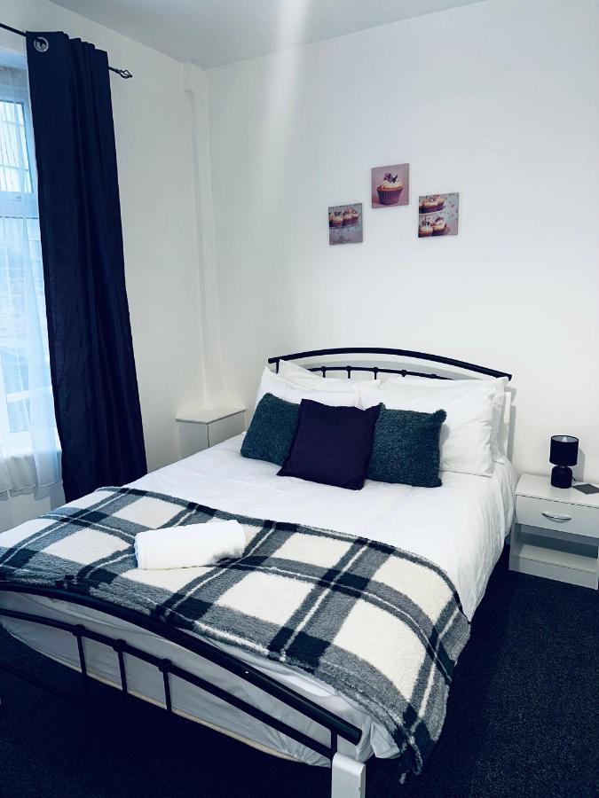 Stylish Town House - Modern Double Room - 1 Coventry Bagian luar foto