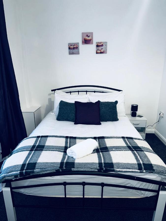 Stylish Town House - Modern Double Room - 1 Coventry Bagian luar foto