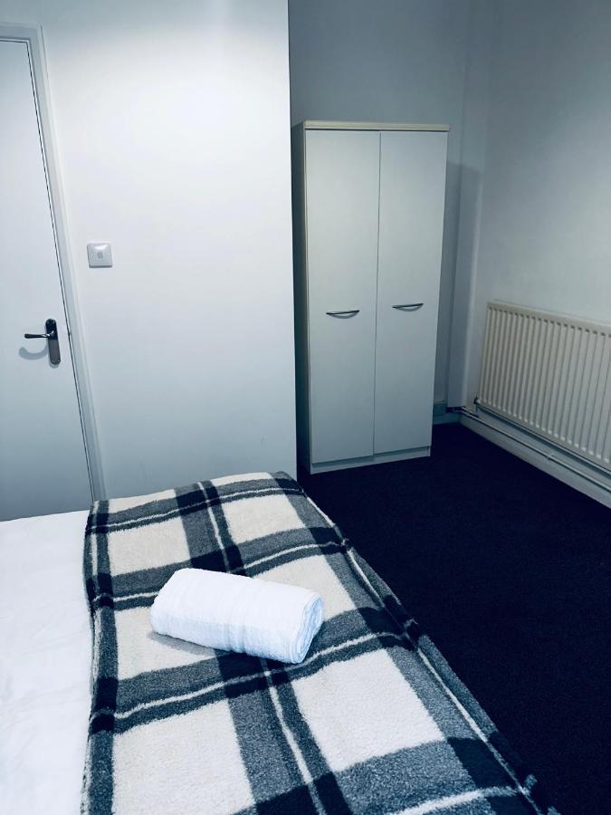 Stylish Town House - Modern Double Room - 1 Coventry Bagian luar foto
