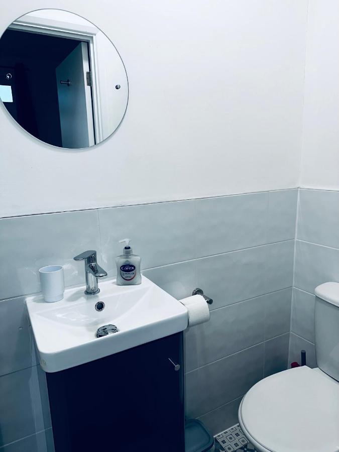 Stylish Town House - Modern Double Room - 1 Coventry Bagian luar foto